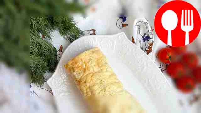 Cheese roll on homemade lavash