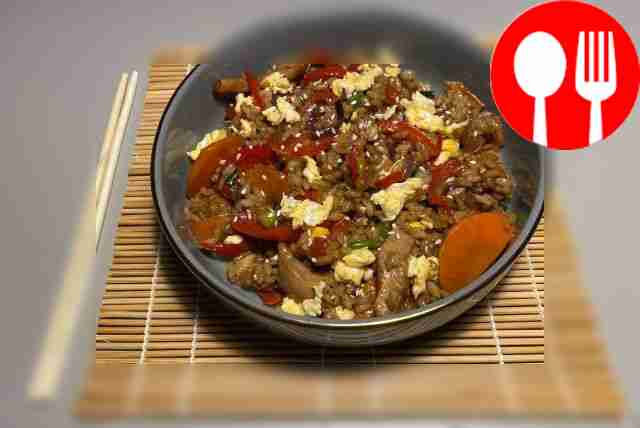 Куриное филе с рисом в соевом соусе