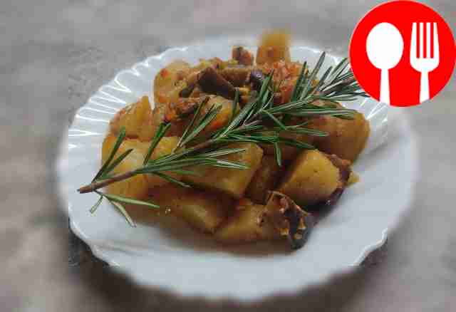 Baked potatoes with wild mushrooms