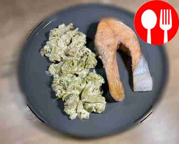 Полезный лосось в пароварке Healthy salmon in a steamer