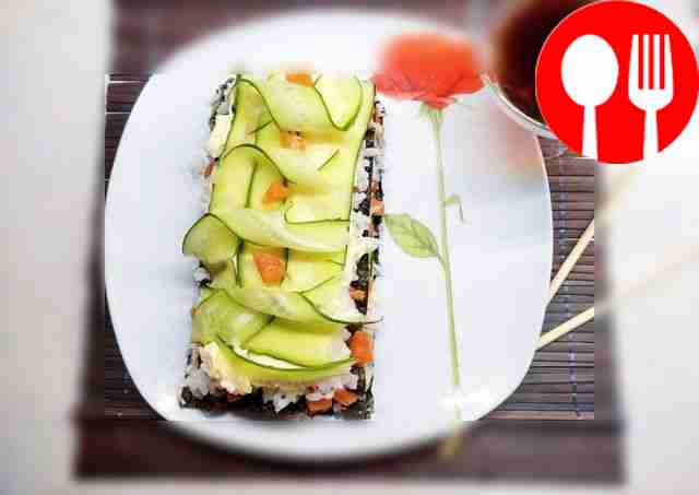 Salad with rice, nori and salmon