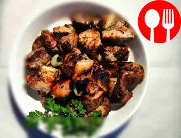 Pork kebab marinated in kiwi