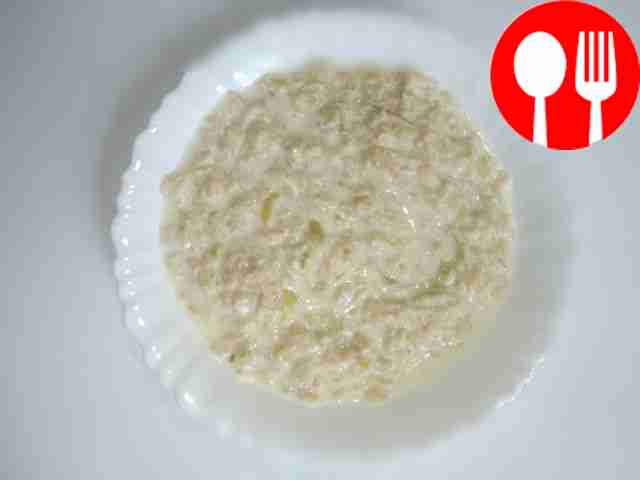 Sweet porridge with apples
