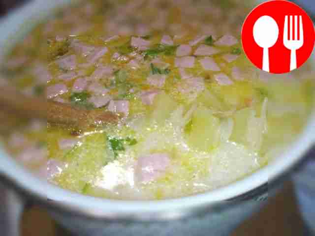 Extraordinary cheese soup with ham