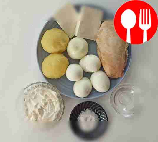 Куриное филе сварите в подсоленной воде до...