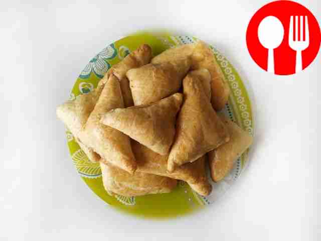 Crispy samsa with pork