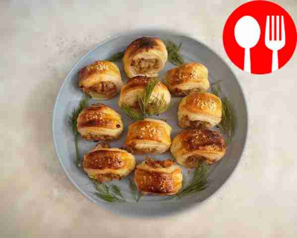 Crispy meat and puff pastry rolls