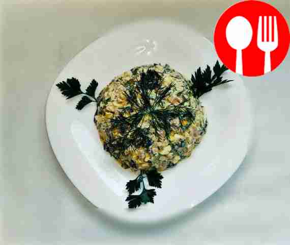 Salad with honey mushrooms and ham