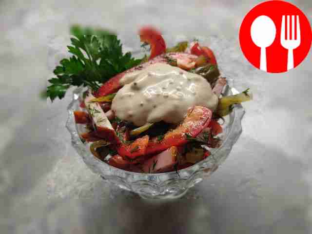 Spicy salad with boiled pork