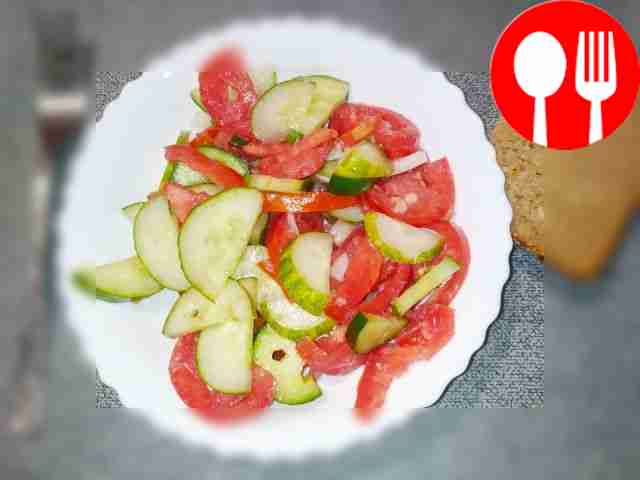 Vegetable salad with lemon dressing