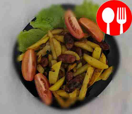 Fried potatoes with hunting sausages