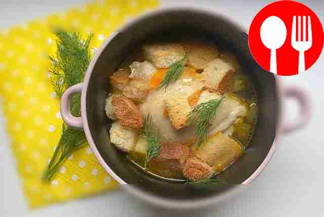 Куриный суп с домашними сухарями Chicken soup with homemade breadcrumbs
