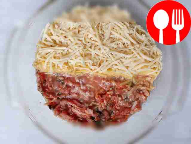 Grease the pan with oil and lay out layers of...