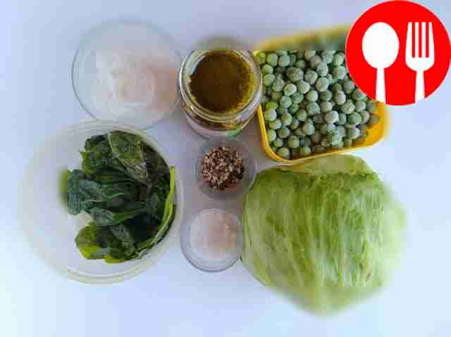 Промойте базилик заранее и дайте ему...