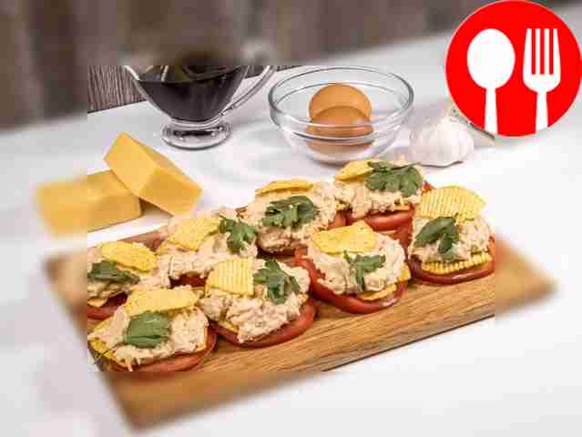 Tomato and cheese appetizer