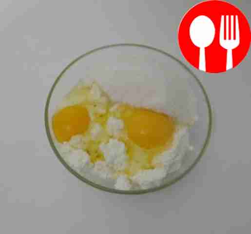 Place cottage cheese in a bowl and add 2 eggs...