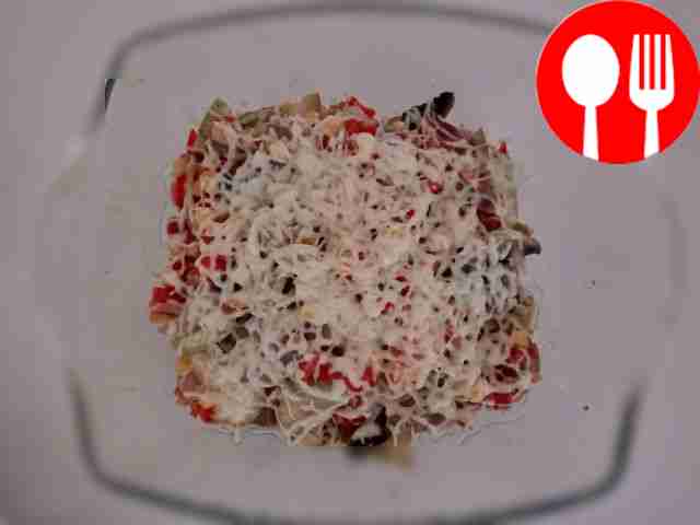 Zucchini baked with ham and mushrooms