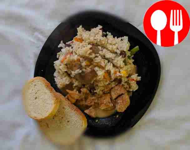 Rice with chicken breast stewed in cream