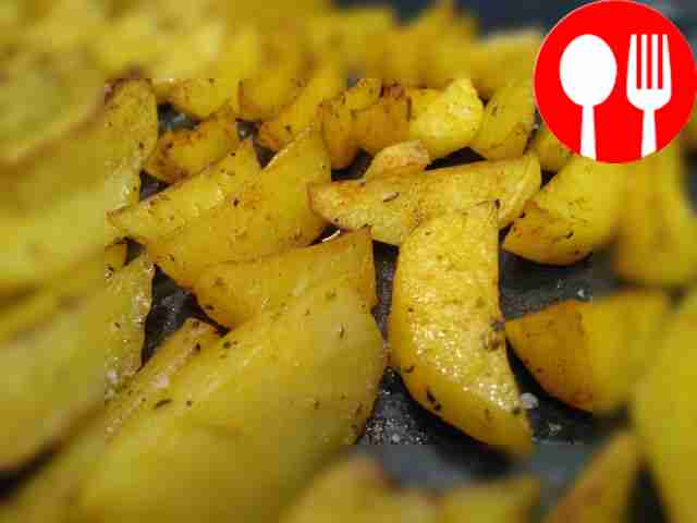 Ароматный запеченный картофель с травами