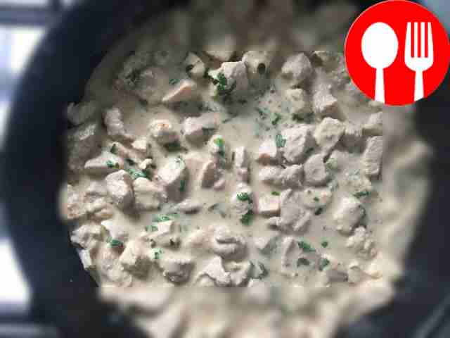 Куриное филе в сметанном соусе на ужин