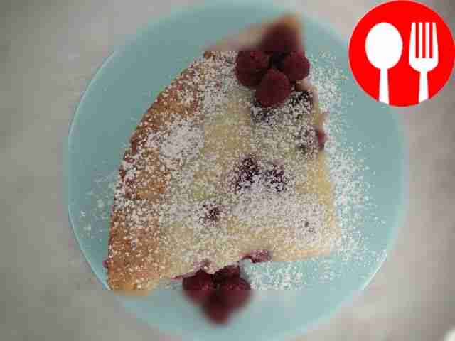 Traditional raspberry pie