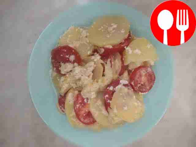 Картофель запеченный с помидорами