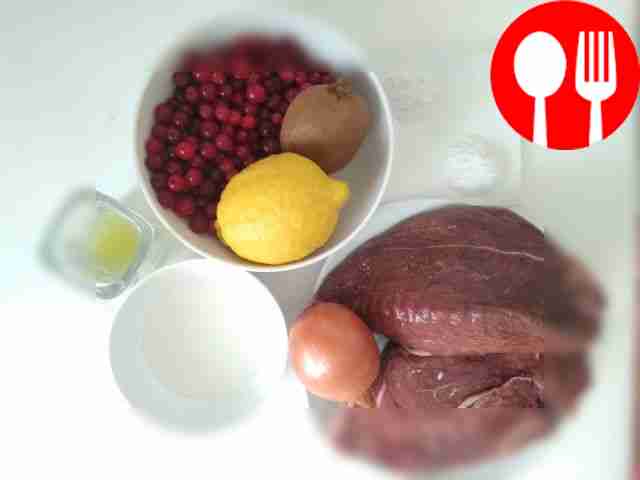 Промойте петрушку холодной проточной водой и...