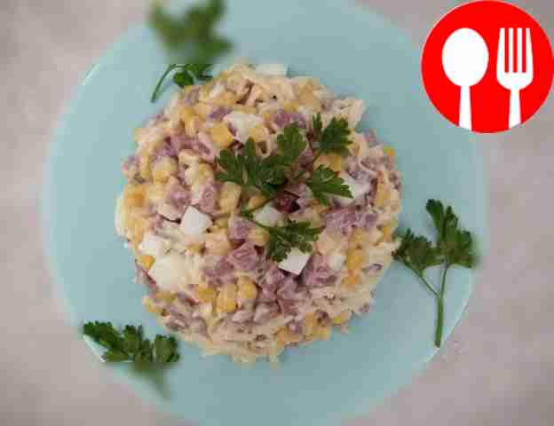 Quick salad with corn