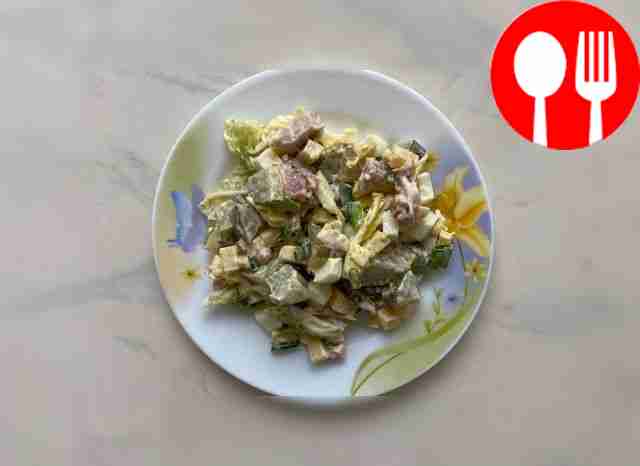 Popular salad with smoked chicken