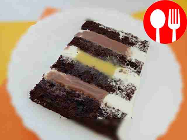 Праздничный торт с шоколадными коржами