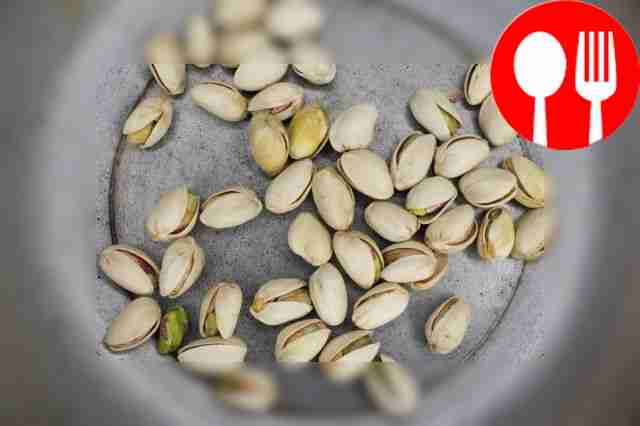 Fry the pistachios in a dry frying pan. Clean...