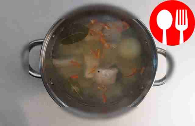 Pour 2 liters of filtered water into the pan....