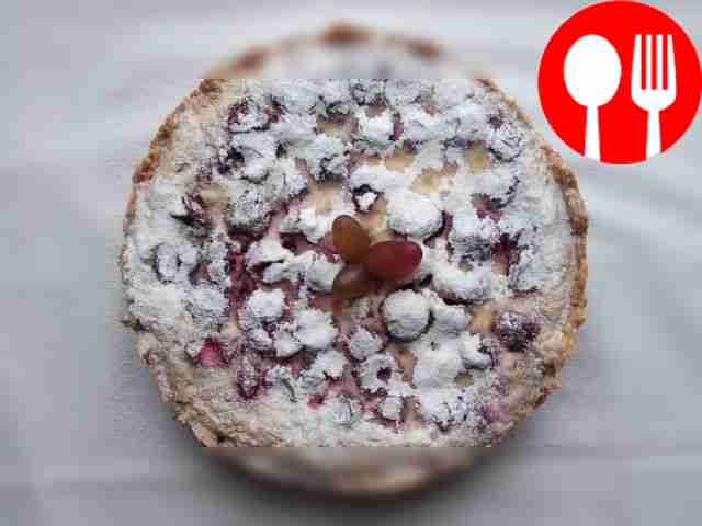 Вишневый пирог со сметанной заливкой