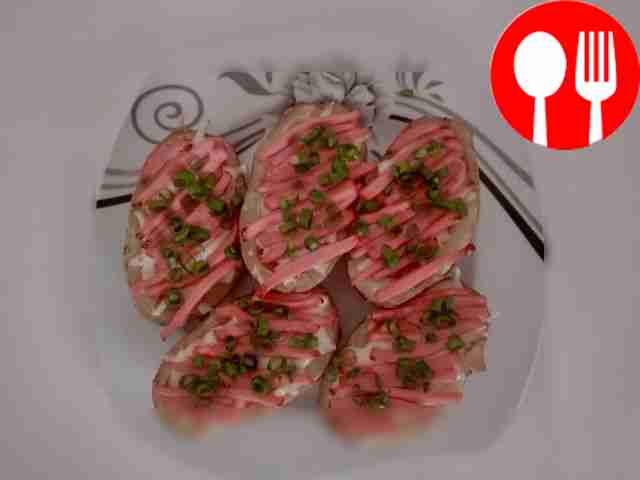 Pizza in potato boats