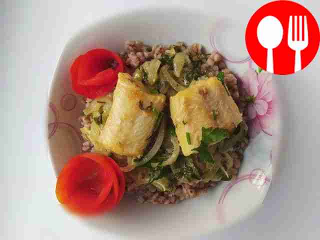 Гречка с хеком в сливочном соусе