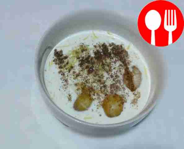 Чтобы приготовить заливку, взбейте яйца в...