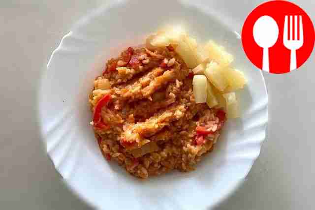 Spicy rice in sweet and sour sauce