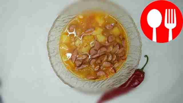 Quick and satisfying soup with hunting sausages