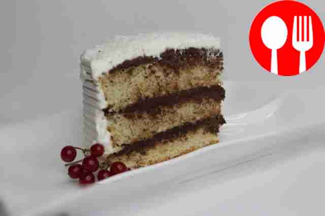 Торт со взбитыми сливками, ликером и кофе