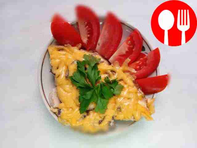 Fragrant casserole with meat and mushrooms