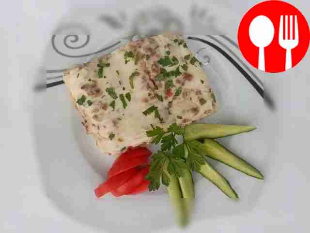 Запеканка из макарон с помидорами под соусом бешамель