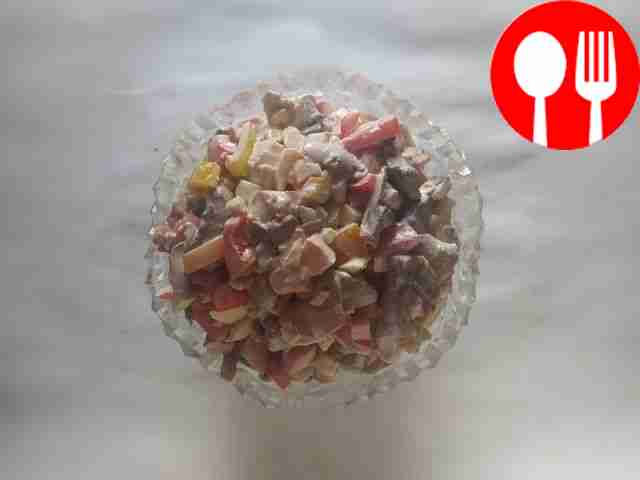 Salad with chicken and champignons