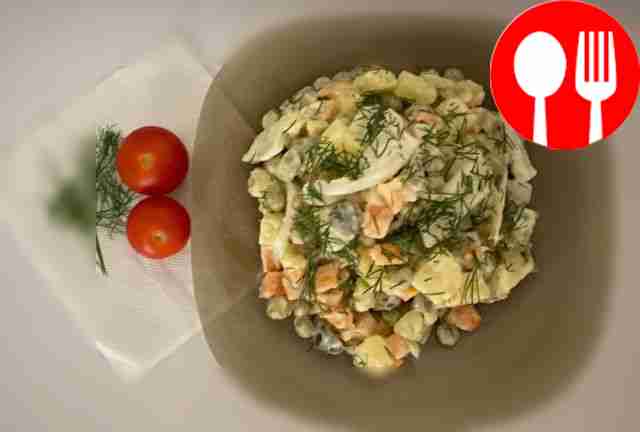 Quick salad with squid and cucumbers