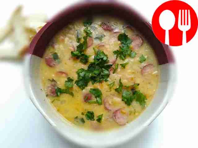 Original pea soup with hunting sausages