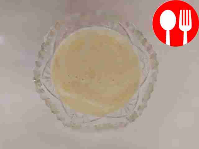 Semolina porridge with goat and nut milk