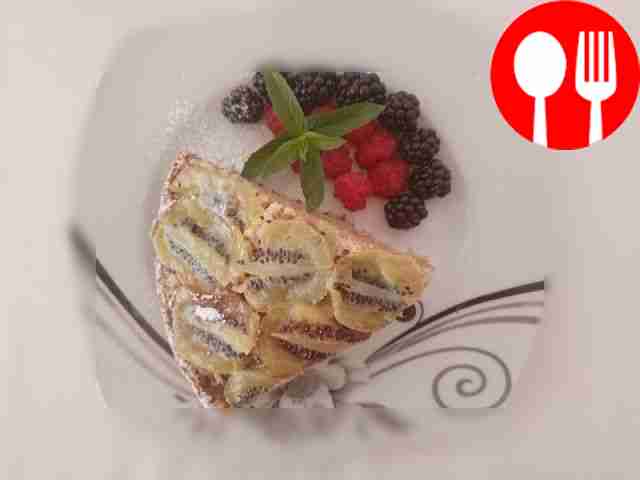 Upside-down pie with kiwi and rum