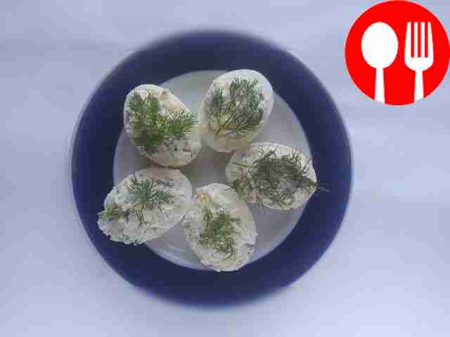 Chicken eggs stuffed with rice