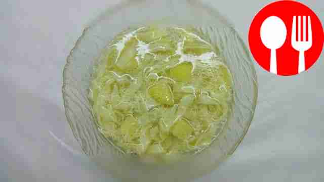 Куриный бульон с домашней лапшой