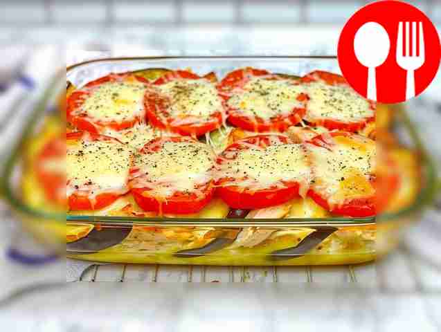 Eggplant casserole with chicken, tomatoes and cheese