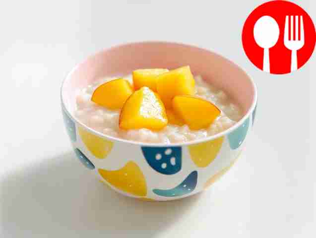 Children's rice porridge with peaches